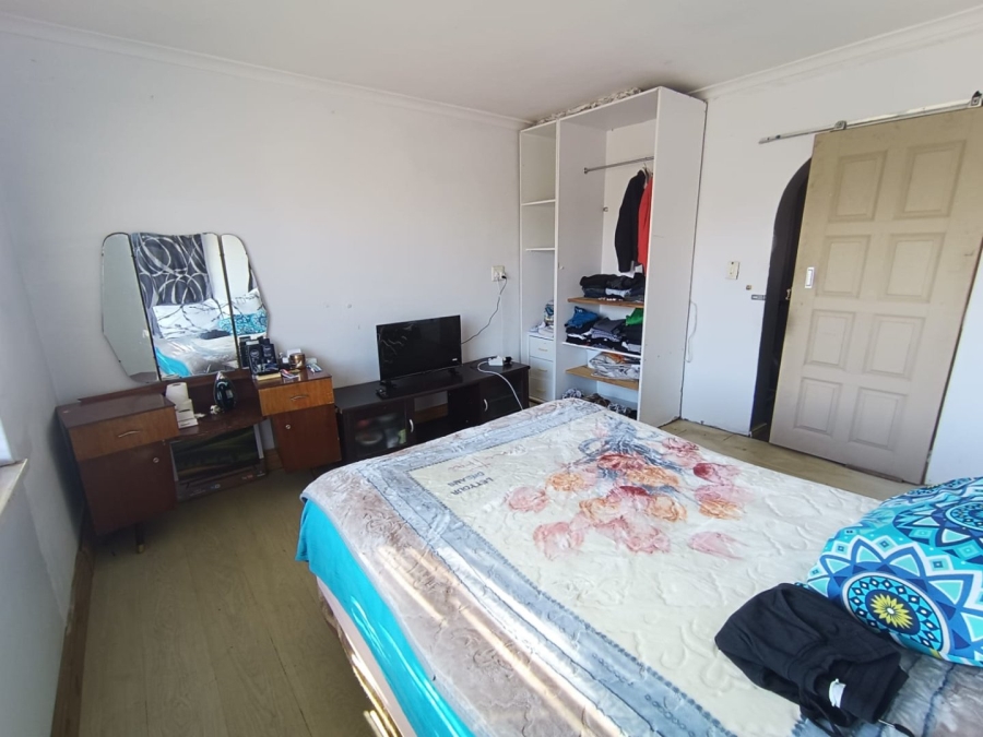 6 Bedroom Property for Sale in Surrey Estate Western Cape